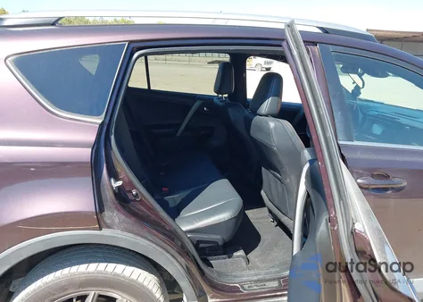 2017 Toyota Rav4 Se z USA, uszkodzony, nr VIN 2T3JFREVXHW639490